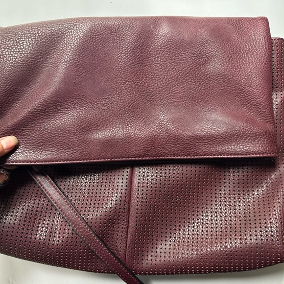 Leather burgundy Market & Spruce handbag / purse ! Amazing   New condition - Picture 13 of 16